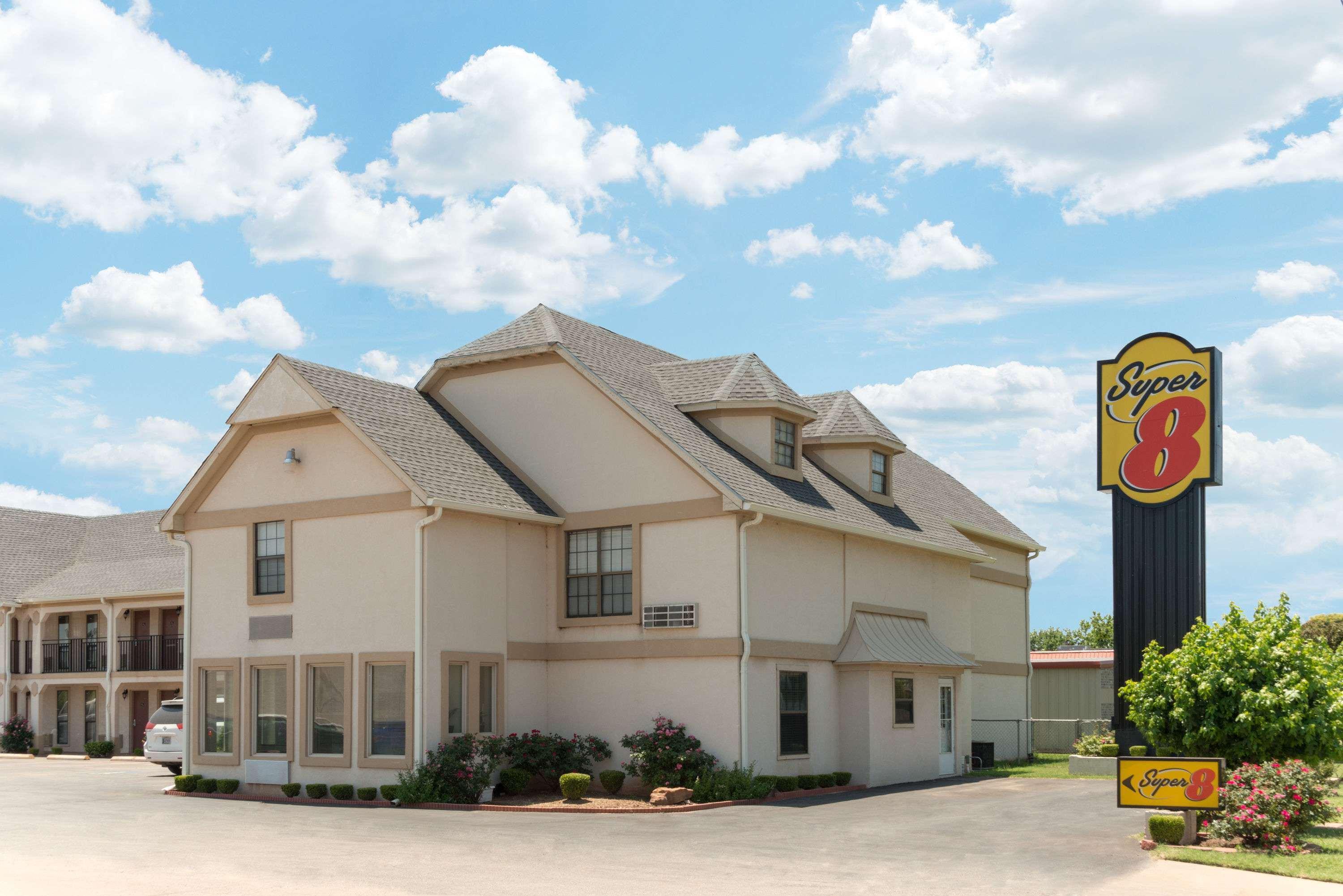 Hotel Super 8 By Wyndham Enid Exterior foto
